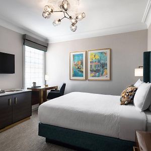 Queen Room Mobility accessible